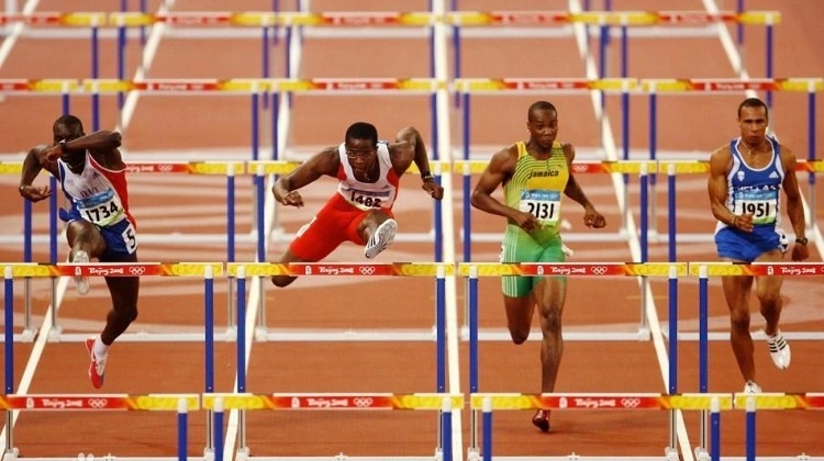 萨里：淘汰AC米兰意义重大，我们将带着斗志继续前行